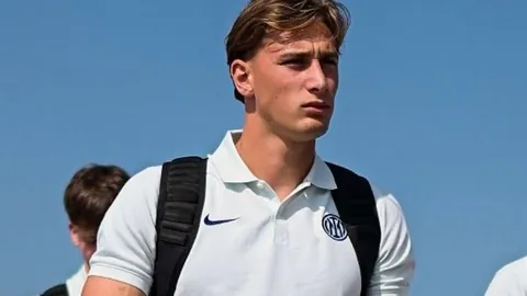 萨索洛后卫维纳转投罗马，短期租借至赛季结束！